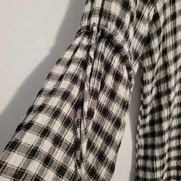 NWT Michael Stars L black white gingham gauzy v-neck shift dress, flare sleeves - Picture 3 of 10